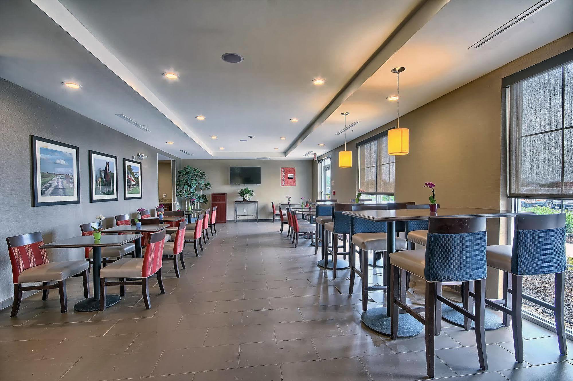 Comfort Suites Marietta-Parkersburg Zewnętrze zdjęcie