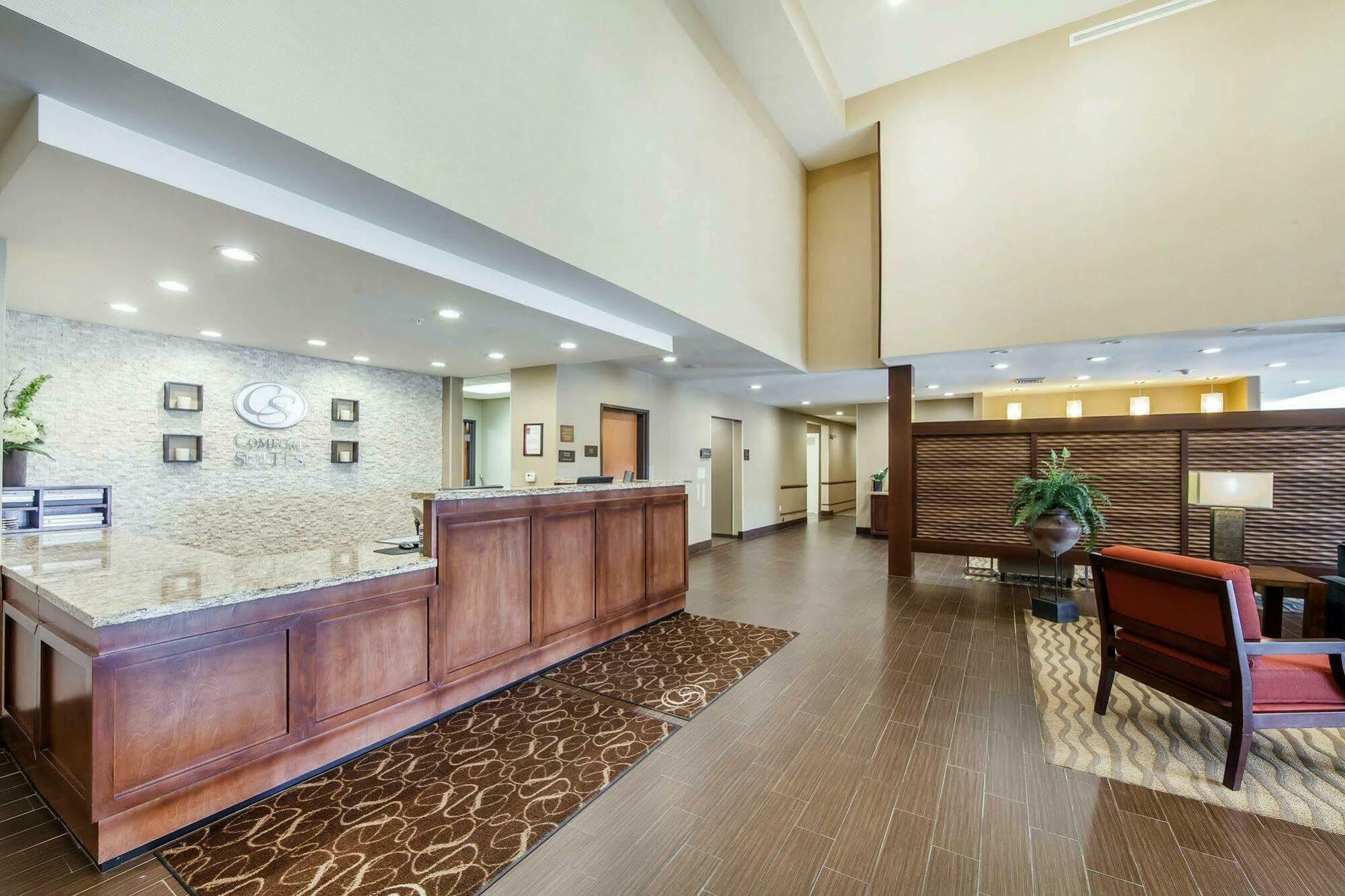 Comfort Suites Marietta-Parkersburg Zewnętrze zdjęcie